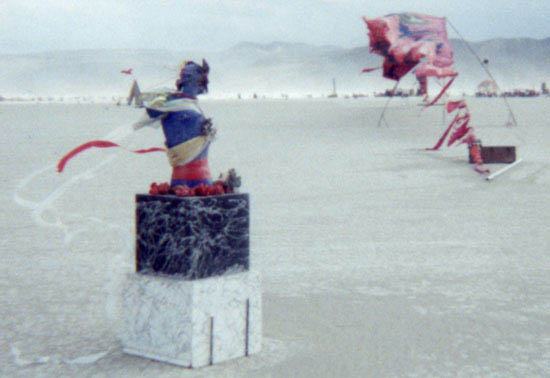 statue